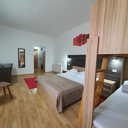 Hotel Mures Topliţa Exteriör bild
