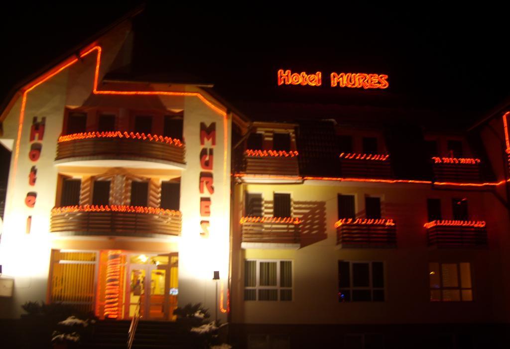 Hotel Mures Topliţa Exteriör bild