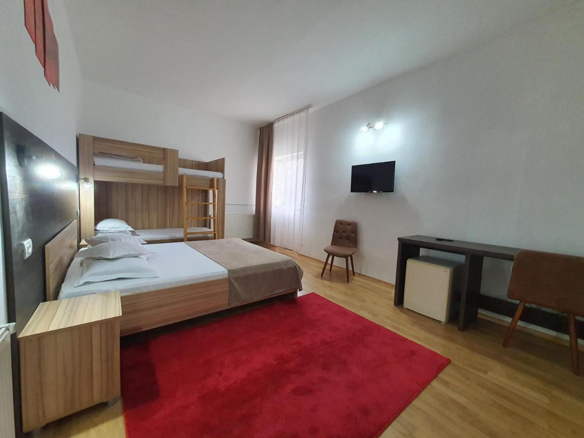 Hotel Mures Topliţa Exteriör bild