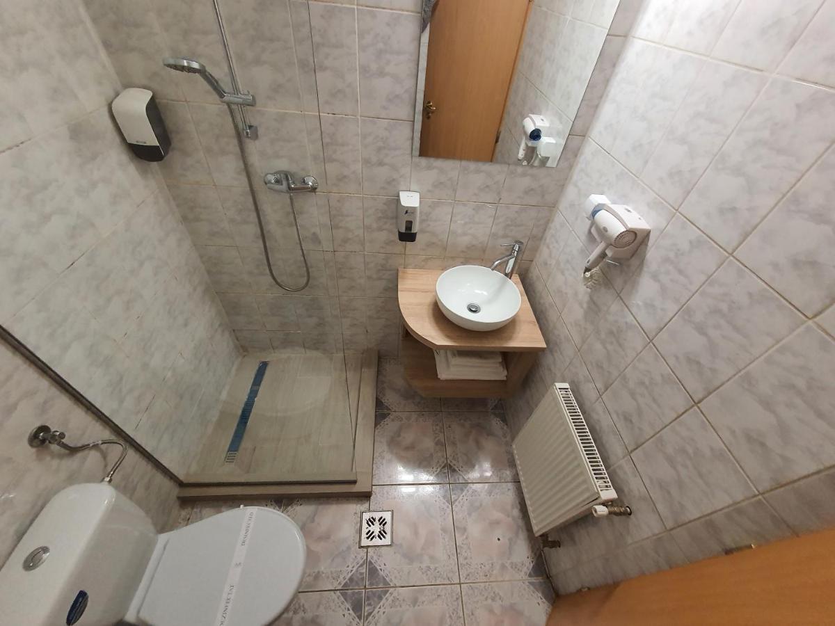 Hotel Mures Topliţa Exteriör bild