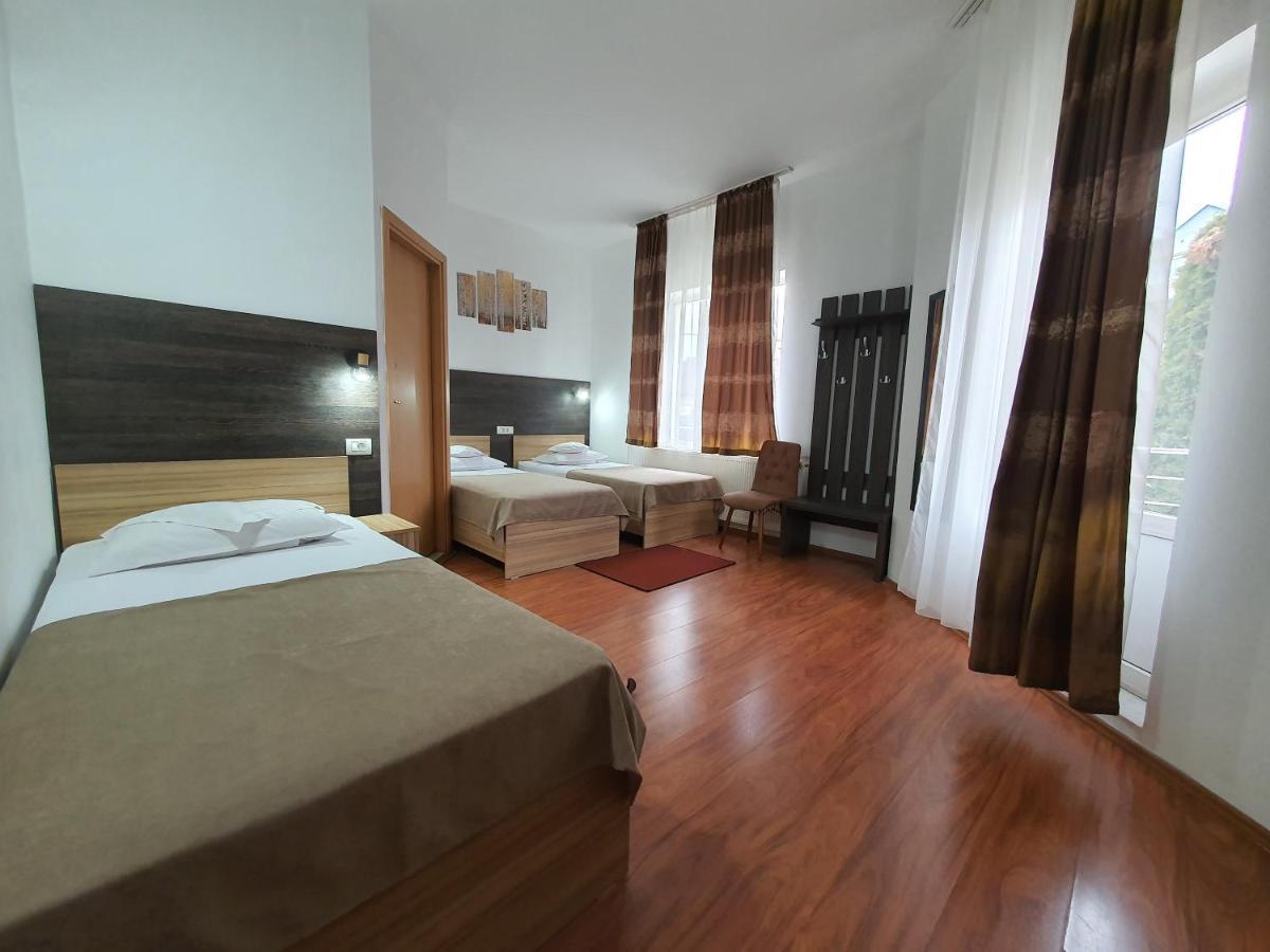 Hotel Mures Topliţa Exteriör bild