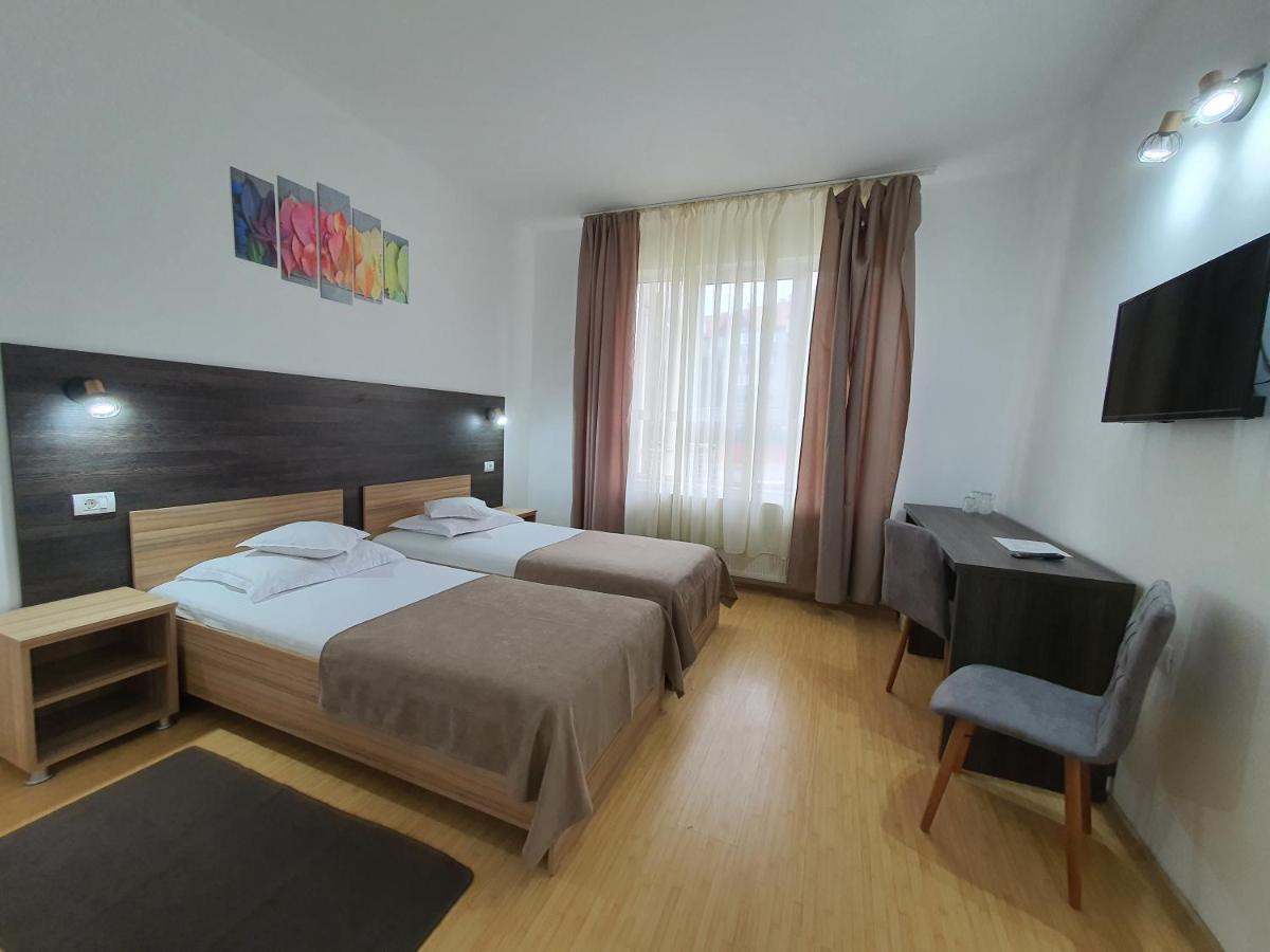 Hotel Mures Topliţa Exteriör bild